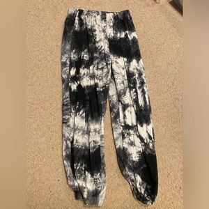 Black and White Sweatpants L